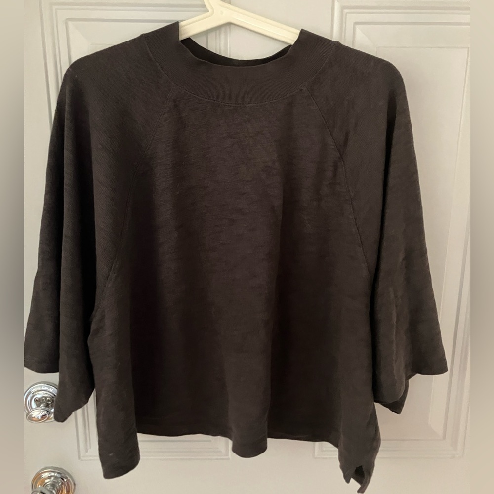 Grey mock neck cropped shirt